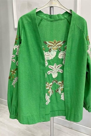 Nakışlı Kimono-BENETTON, Fiyatları Kruvaze Yaka Pantolonlu Takım-SİYAH – Haza Moda | Tesettür Giyim 